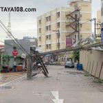 THAI N Sep 08 02 Strong winds cause construction scaffolding to collapse 3 copy